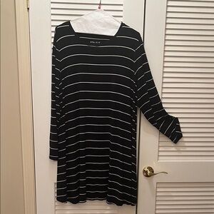 Ava & Viv Black and White Striped Long Sleeve Swing Dress